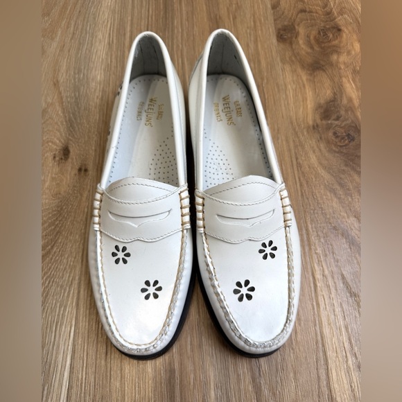 G.H. Bass Whitney White Cut Out Leather Penny Loafers Size 9M EUC - Picture 5 of 10